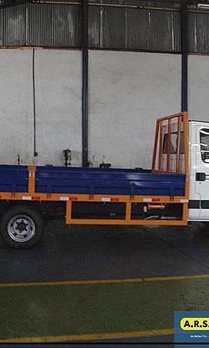 Carroceria carga seca metálica Carroceria carga seca metálica